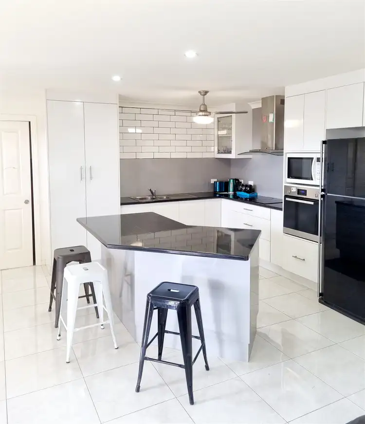 9 Connemara Drive, Kawana QLD 4701