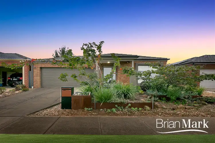 44 Eltham Parade, Manor Lakes VIC 3024