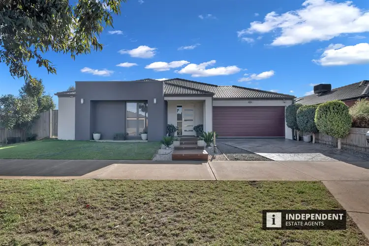 16 Mapleton Boulevard, Melton South VIC 3338
