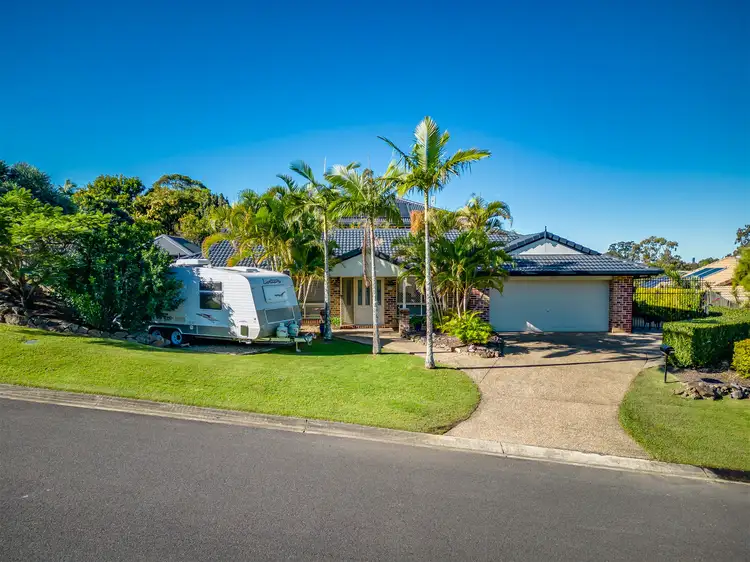 1 Regal Court, Highland Park QLD 4211