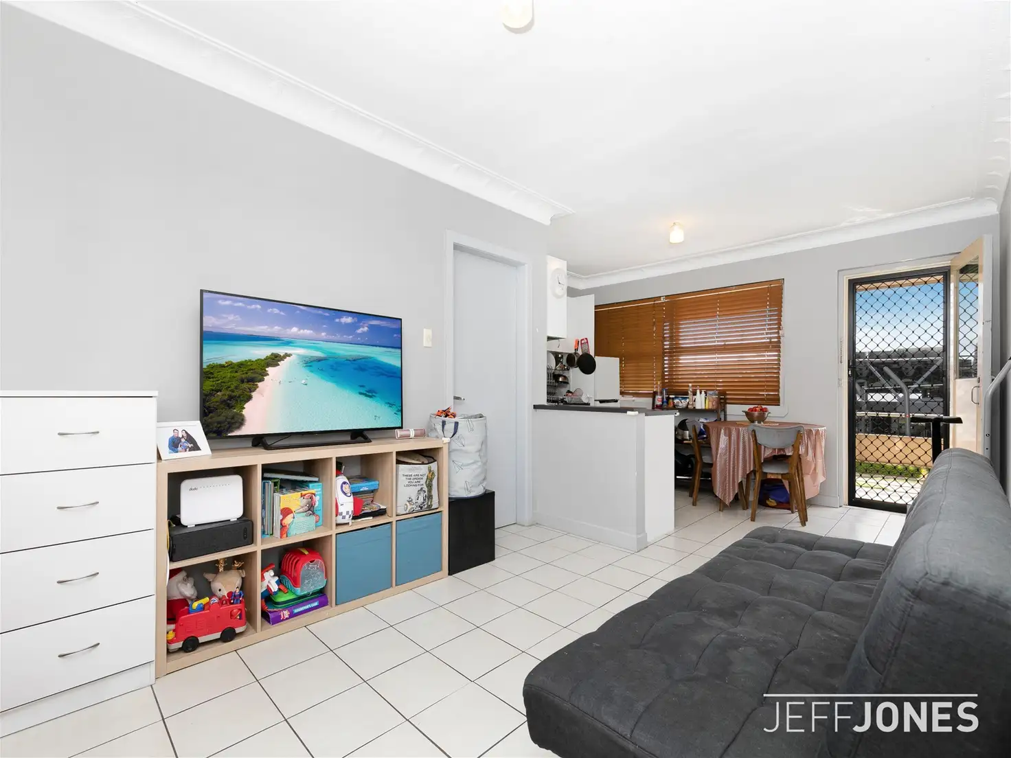 Main view of Homely unit listing, 8/243 Old Cleveland Road, Coorparoo QLD 4151