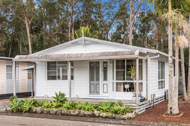 42 Second Avenue, Green Point NSW 2251