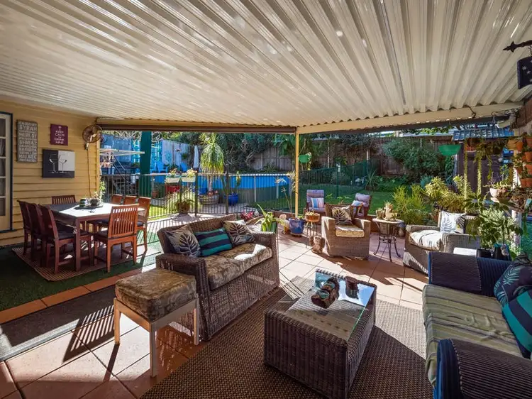 697 Samford Road  (Service Rd), Mitchelton QLD 4053