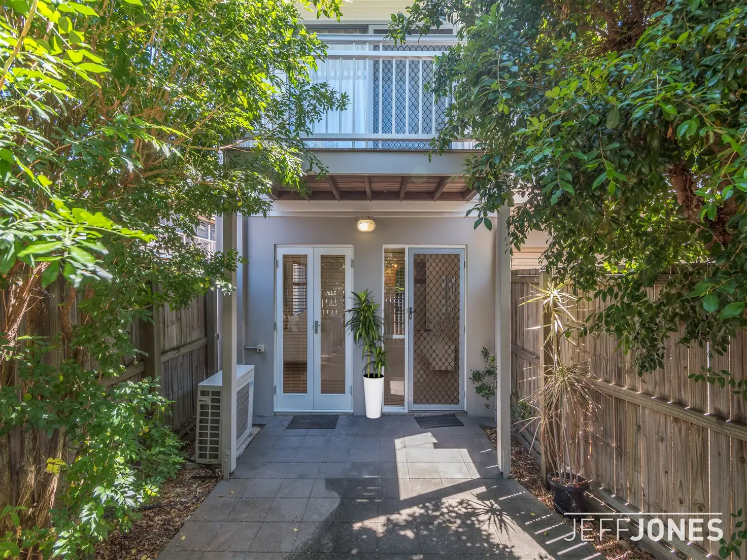 Main view of Homely townhouse listing, 2/25 Yeronga Street, Yeronga QLD 4104