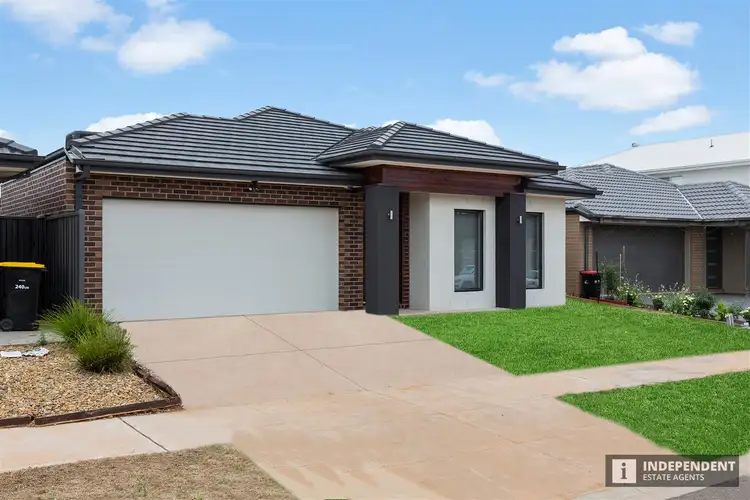 16 Coral Street, Cobblebank VIC 3338