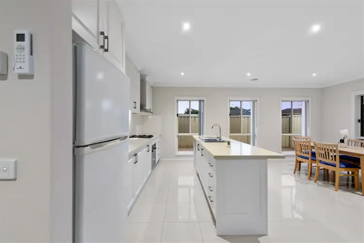 Fifth view of Homely house listing, 15 Vanessa Way, Delahey VIC 3037