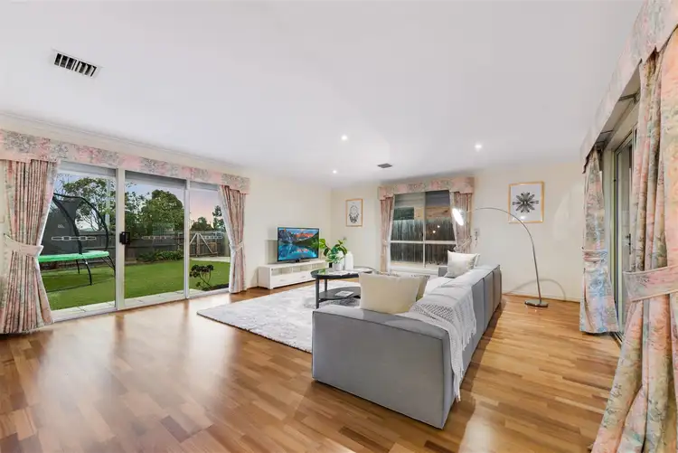 Sixth view of Homely house listing, 17 Sovereign Way, Hillside VIC 3037