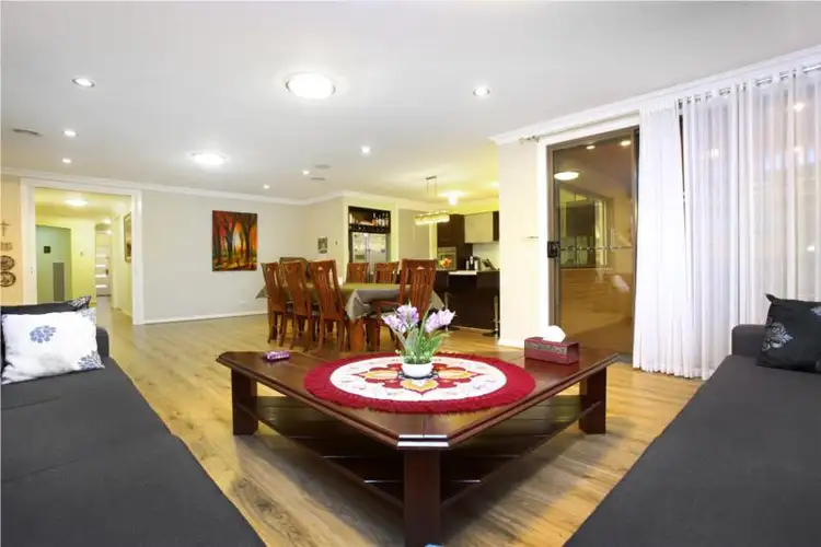 Fifth view of Homely house listing, 10 Cedarwood Court, Tarneit VIC 3029