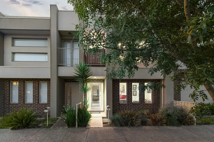 9 Landcox Way, Caroline Springs VIC 3023