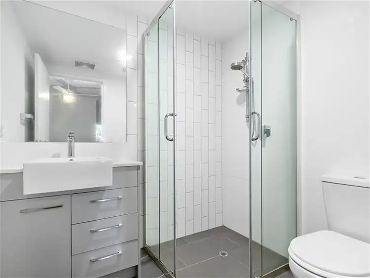 Sixth view of Homely apartment listing, 305/9 REGINA STREET, Greenslopes QLD 4120