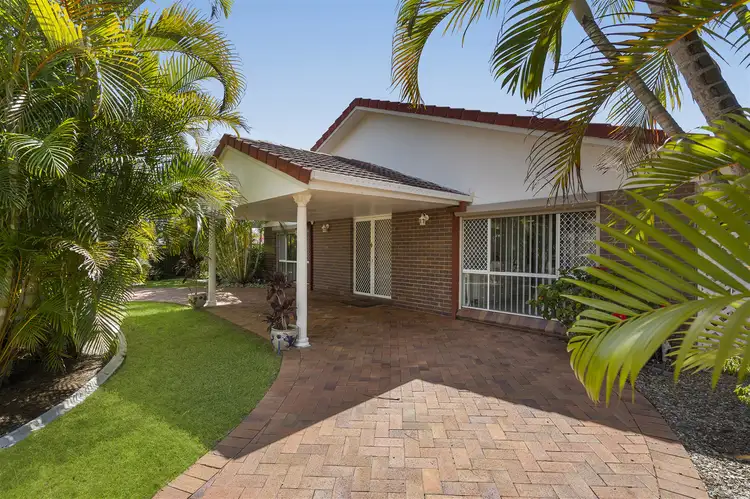 8 Pleasant Court, Carrara QLD 4211