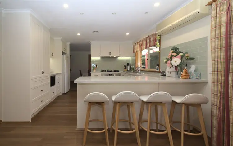 Fourth view of Homely house listing, 5 Elizabeth Close, Drouin VIC 3818