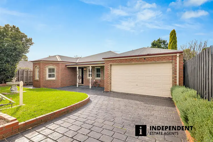 40 Whimbrel Cres, Carrum Downs VIC 3201