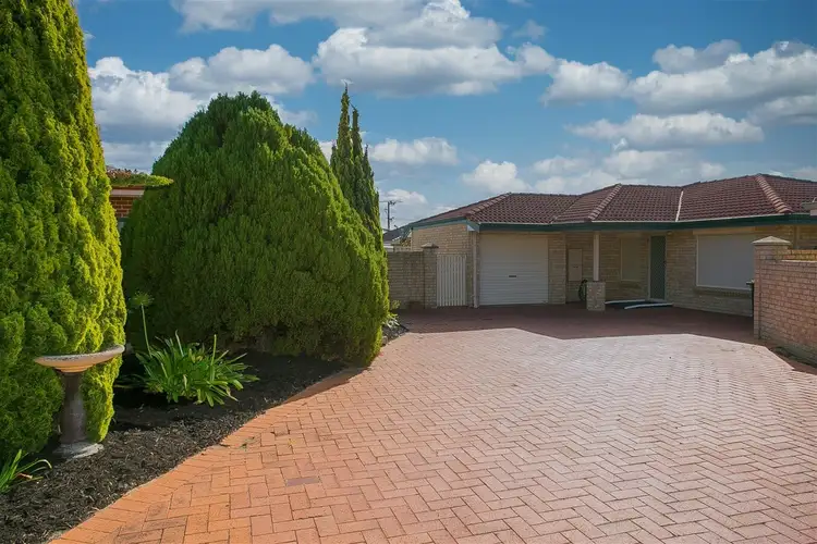 A/11 Diploma Rise, Marangaroo WA 6064