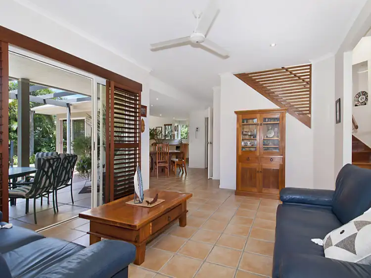 Second view of Homely house listing, 6 Seafarer Court, Castaways Beach QLD 4567