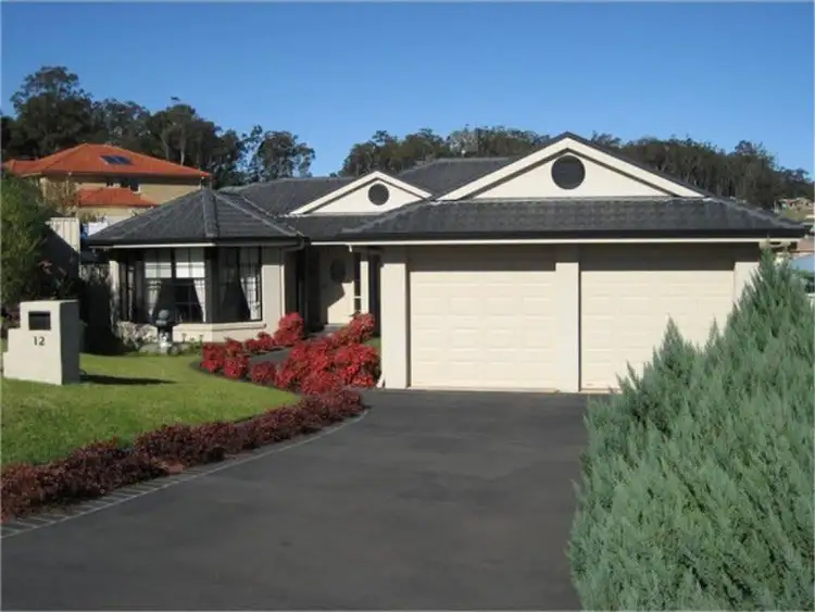 12 Stuart Place, Sunshine Bay NSW 2536