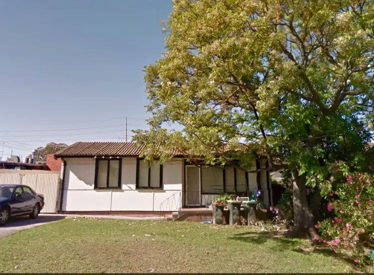 2 Wych Avenue, Lurnea NSW 2170