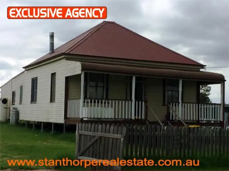 30 Treverton Street, Wallangarra QLD 4383