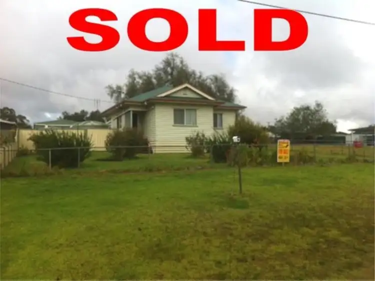 27 Barawell Street, Wallangarra QLD 4383