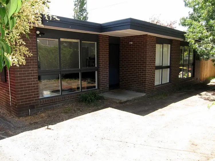Main view of Homely unit listing, 2/1137 Main Road, Eltham VIC 3095