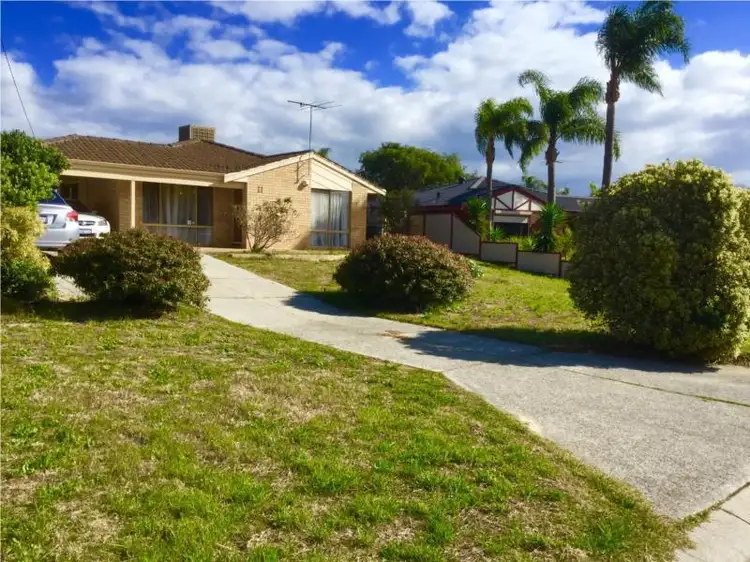 11 Lillian Court, Beldon WA 6027