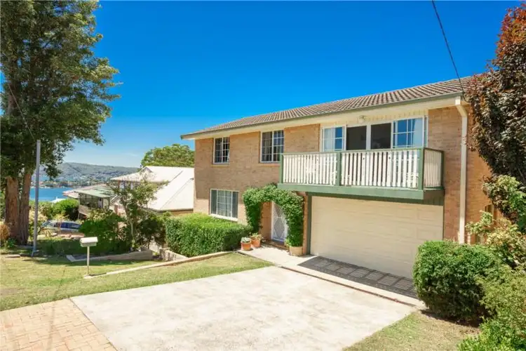 14 Penang Street, Point Clare NSW 2250
