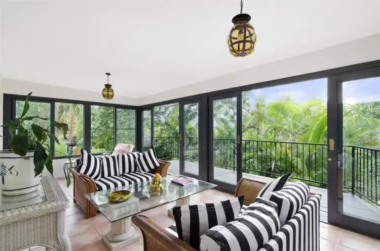 4 Bellview Crescent, Ashmore QLD 4214