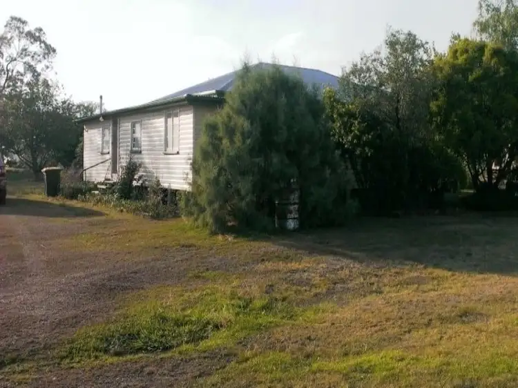 60-62 Moffatt Street, Kaimkillenbun QLD 4406