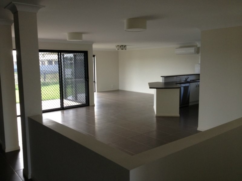 Seventh view of Homely house listing, 48 Lakebreeze drive, Loganholme QLD 4129