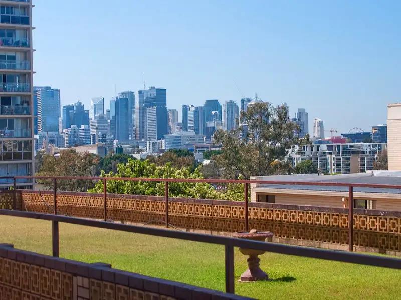 Main view of Homely unit listing, 2/42 Dunmore Terrace, Auchenflower QLD 4066