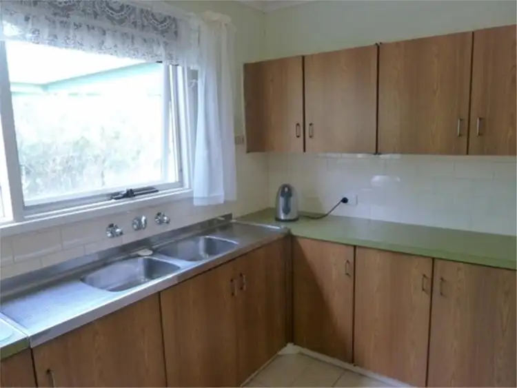 Seventh view of Homely house listing, 8 Phoenix Avenue, Clare SA 5453