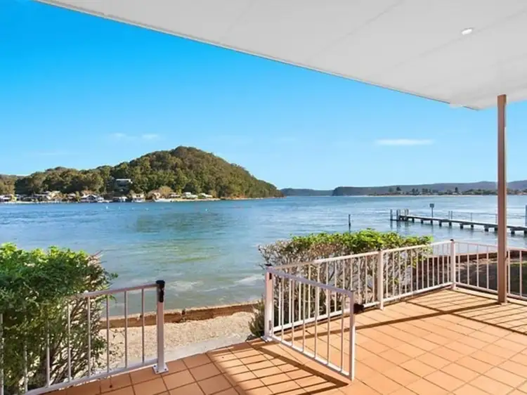12 Ferry Road, Ettalong Beach NSW 2257