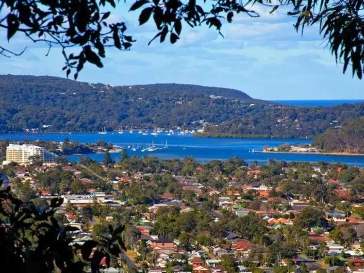 24 Kingsview Drive, Umina Beach NSW 2257