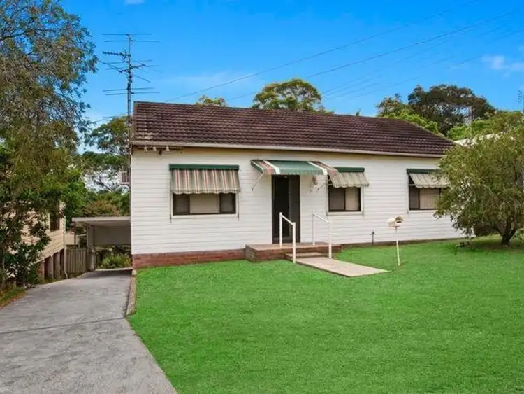 17 Bayview Street, Warners Bay NSW 2282