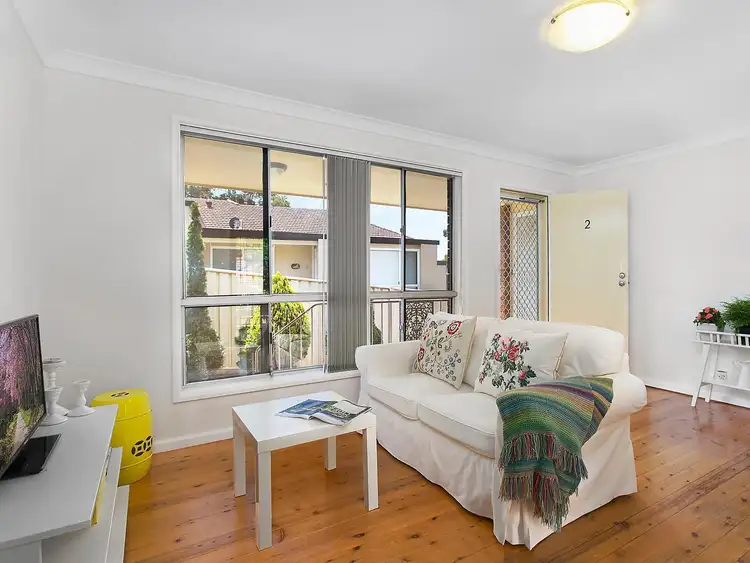 2/10 Buckle Crescent, West Wollongong NSW 2500