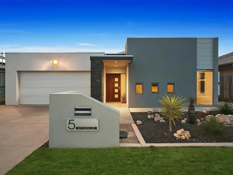 5 Ivy Kent Street, Forde ACT 2914