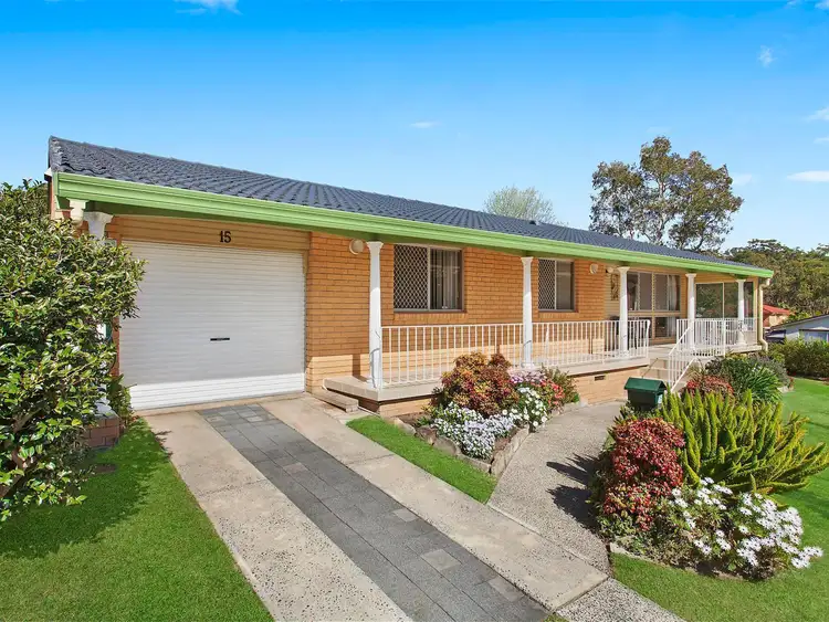 15 Brentwood Avenue, Point Clare NSW 2250