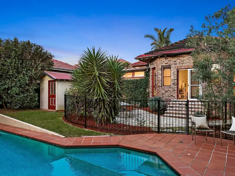 42 Strathallen Avenue, Northbridge NSW 2063