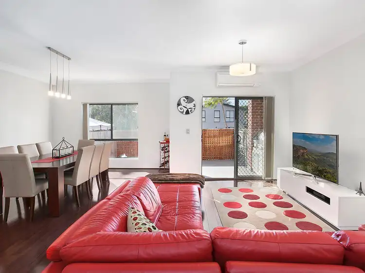 2/1 Anzac Avenue, Denistone NSW 2114