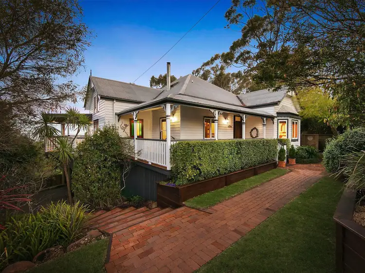 15 Rangeview Road, Blue Mountain Heights QLD 4350