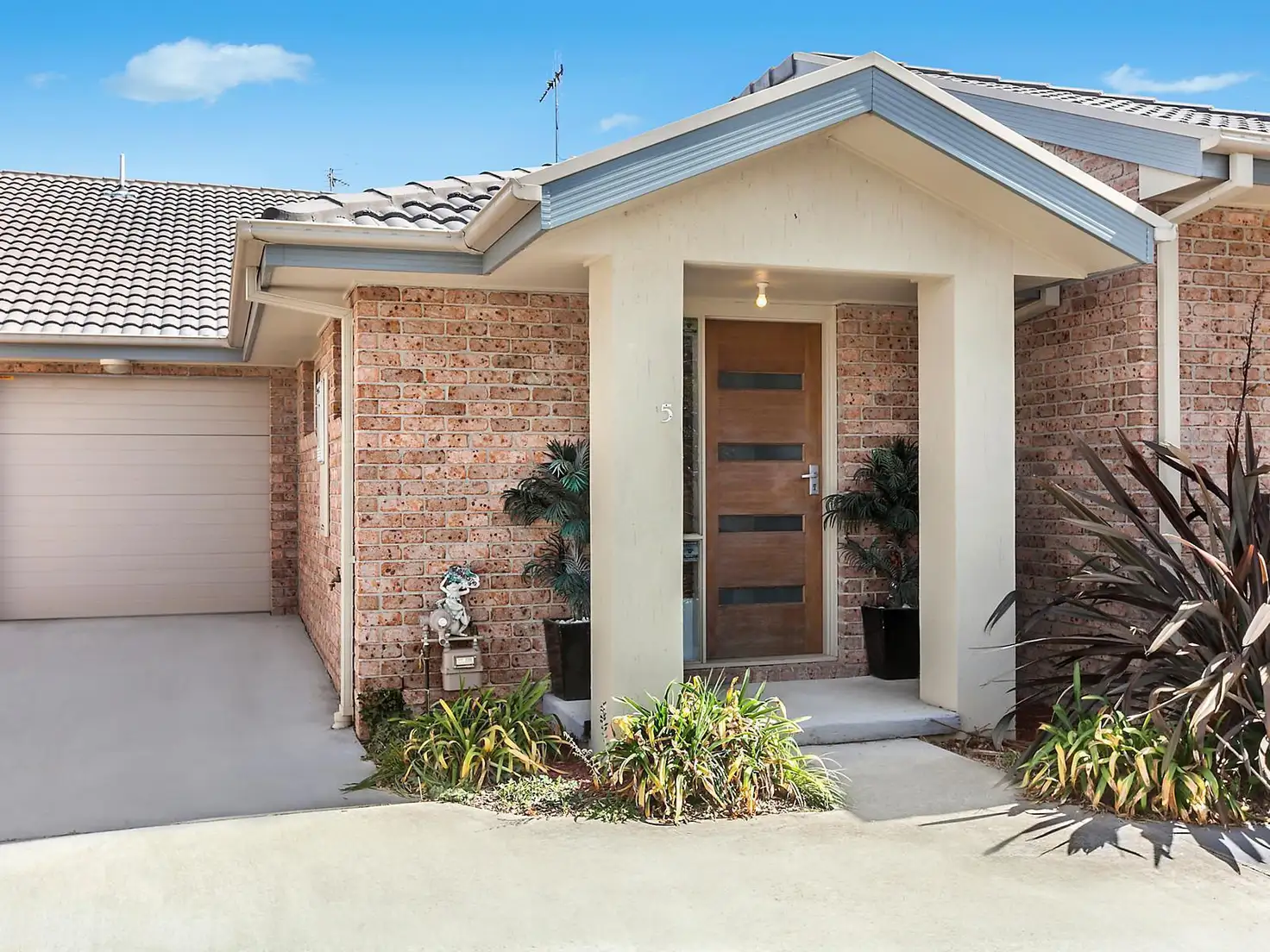 Main view of Homely townhouse listing, 5/5 Waterloo Street, Queanbeyan East NSW 2620