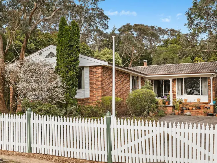 10 Rosebery Street, Wentworth Falls NSW 2782