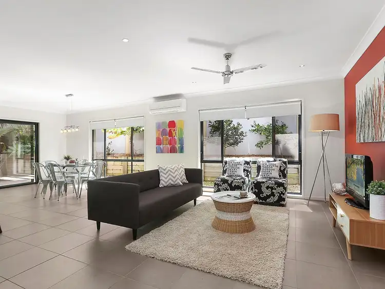 1 Chipping Close, Wakerley QLD 4154