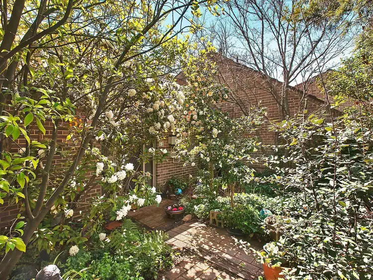 52/85 Crozier Circuit, Kambah ACT 2902