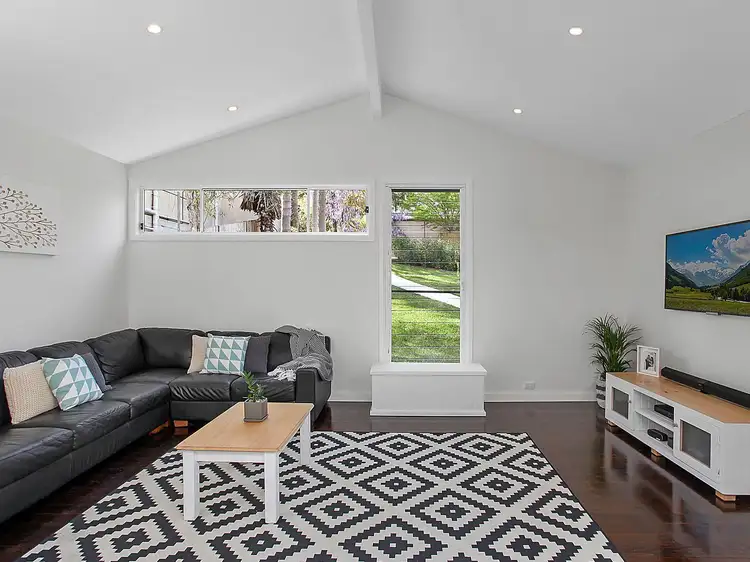 27 Meluca Crescent, Hornsby Heights NSW 2077