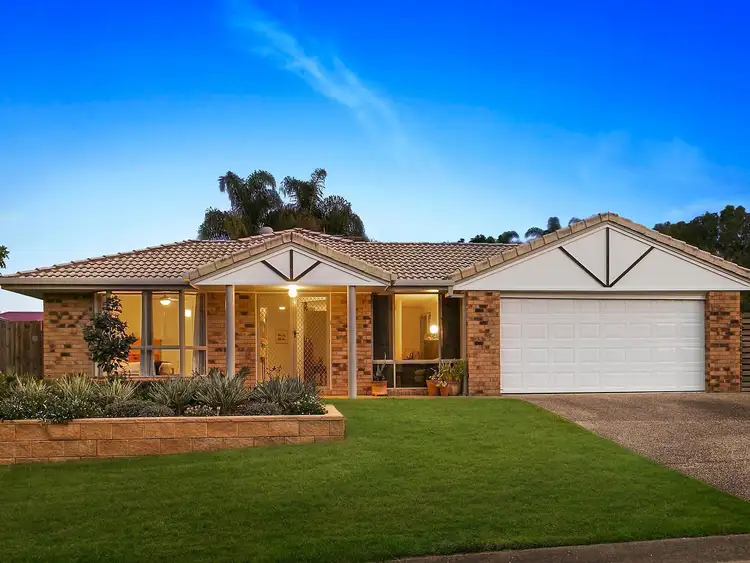1 Lambeth Place, Chapel Hill QLD 4069