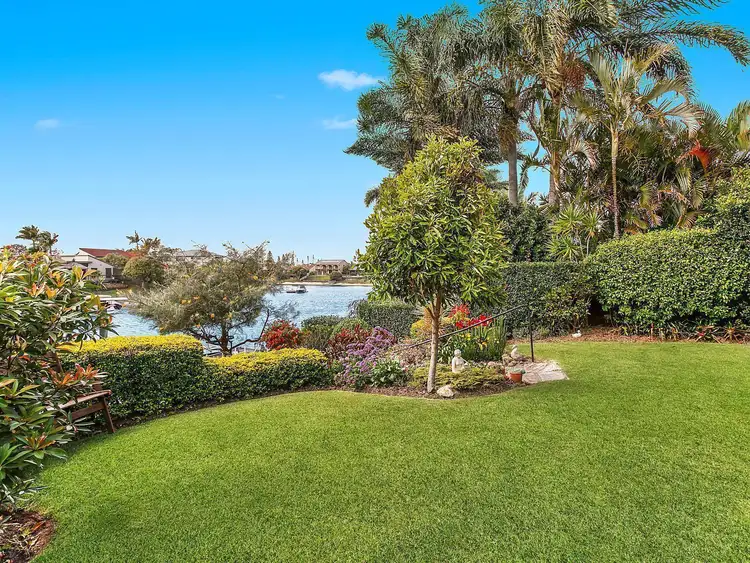 42 Village High Road, Benowa Waters QLD 4217