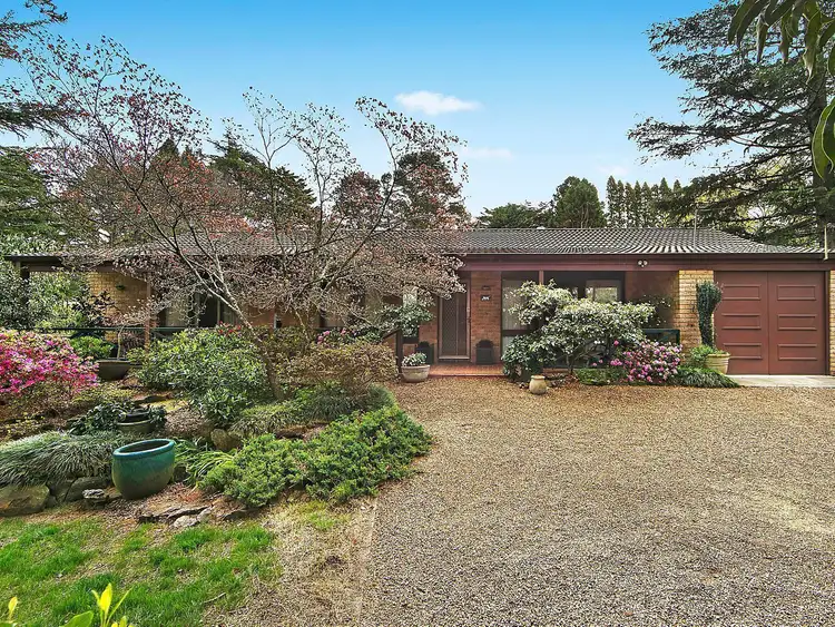 163 Falls Road, Wentworth Falls NSW 2782