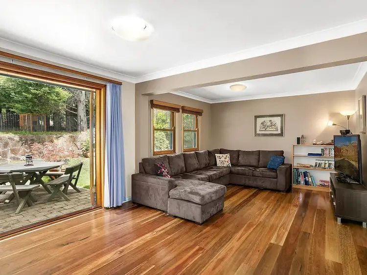 7 Queen Elizabeth Drive, Wentworth Falls NSW 2782