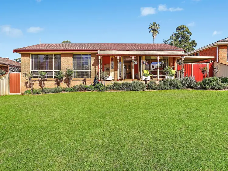 6 Jowett Place, Ingleburn NSW 2565